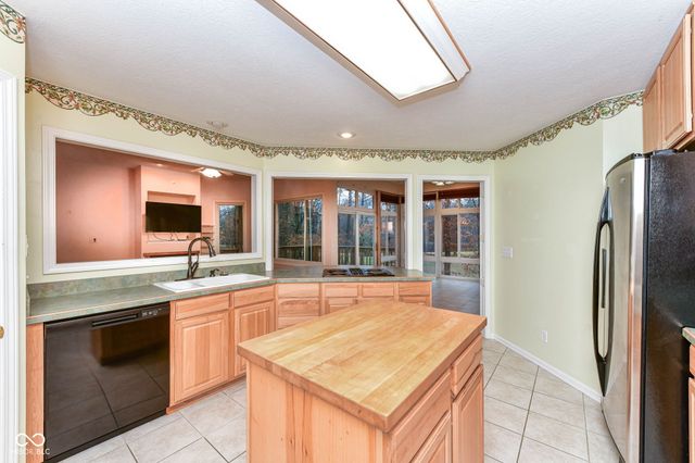 249 E Woodfield Lane, Mooresville, IN 46158