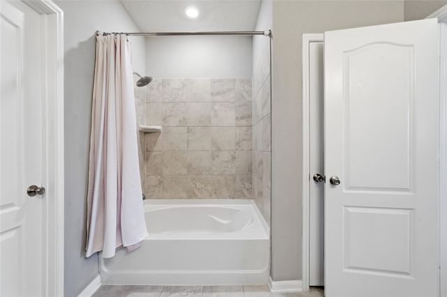 3912 Eagle Nest Lake Lane, Magnolia, TX 77354