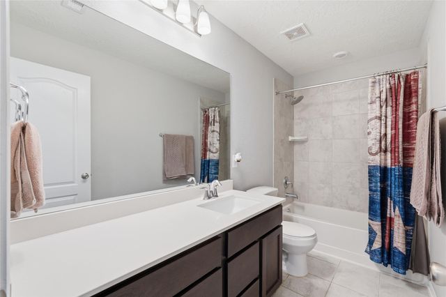 3912 Eagle Nest Lake Lane, Magnolia, TX 77354