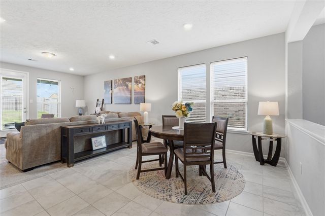 3912 Eagle Nest Lake Lane, Magnolia, TX 77354