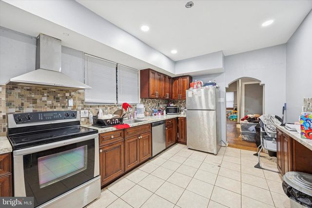 4928 W THOMPSON ST, Philadelphia, PA 19131