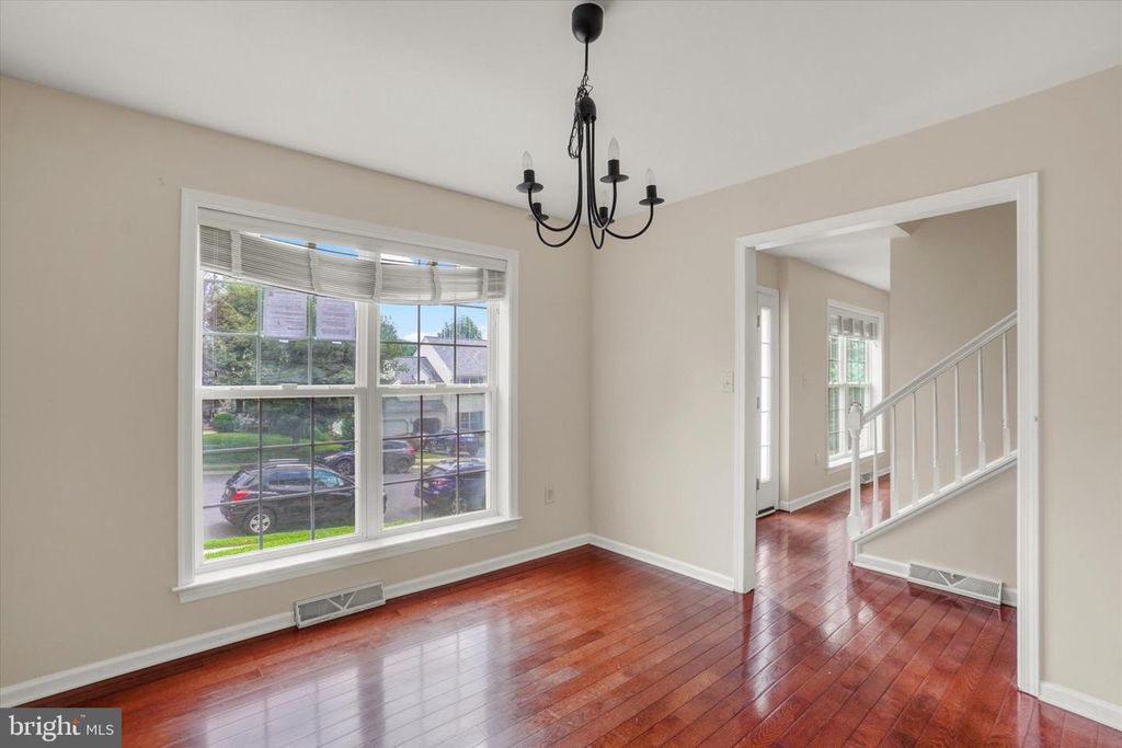17 EAGLETON DR, York, PA 17407