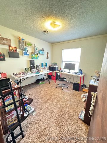 4517 S Gum Avenue, Broken Arrow, OK 74011