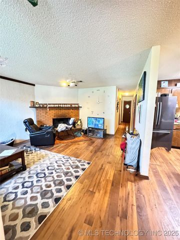 4517 S Gum Avenue, Broken Arrow, OK 74011