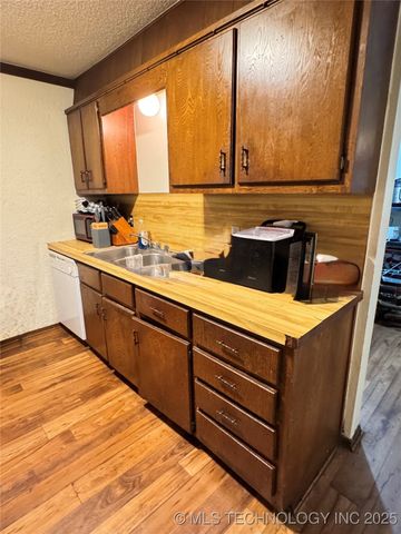 4517 S Gum Avenue, Broken Arrow, OK 74011