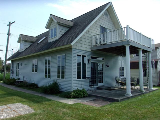 7258 Bedore Highway, Harsens Island, MI 48028