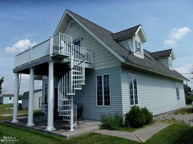 7258 Bedore Highway, Harsens Island, MI 48028