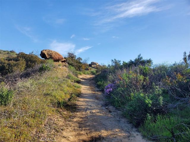 8742 Azul, West Hills, CA 91304