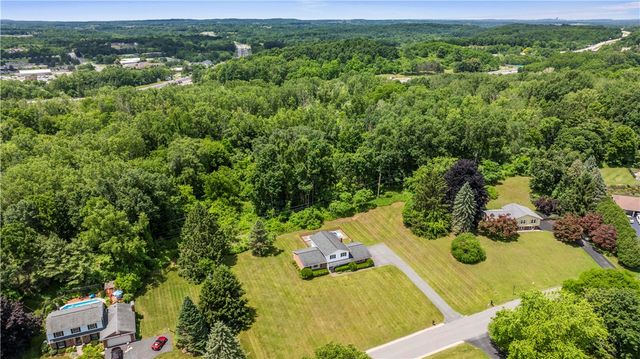 7374 Trillium Trail, Victor, NY 14564