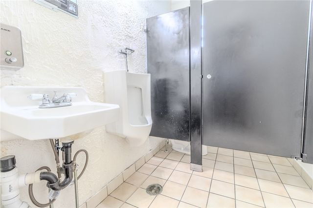 825 5th Ave, East Mckeesport, PA 15035