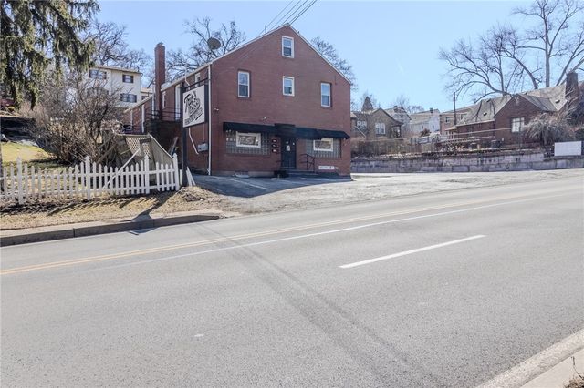 825 5th Ave, East Mckeesport, PA 15035