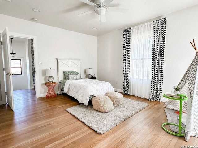 102 LUTHER DR, Olmos Park, TX 78212