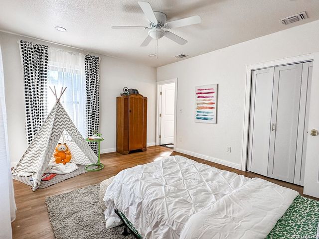 102 LUTHER DR, Olmos Park, TX 78212