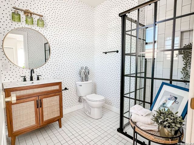 102 LUTHER DR, Olmos Park, TX 78212