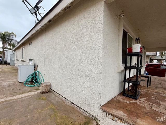 917 P Street, Bakersfield, CA 93304