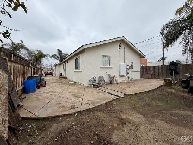 917 P Street, Bakersfield, CA 93304