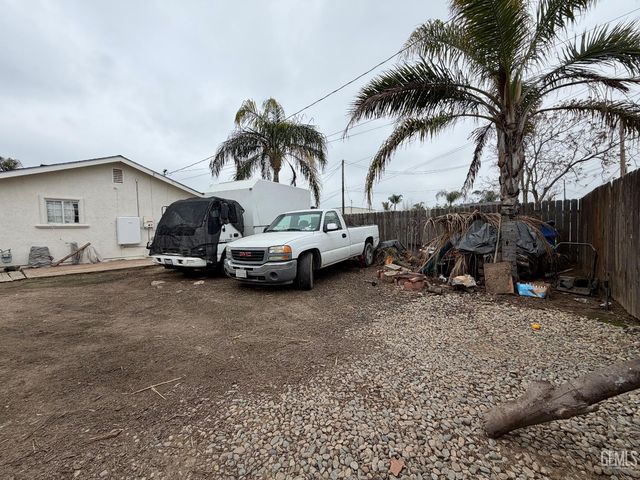 917 P Street, Bakersfield, CA 93304