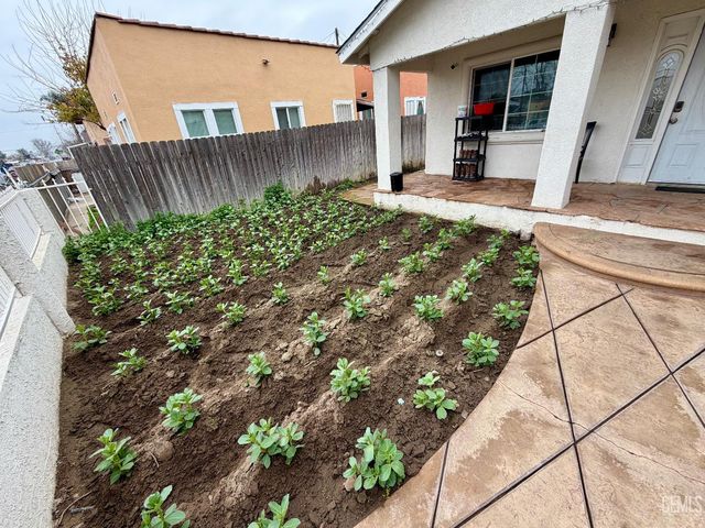 917 P Street, Bakersfield, CA 93304