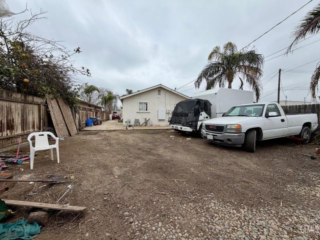 917 P Street, Bakersfield, CA 93304