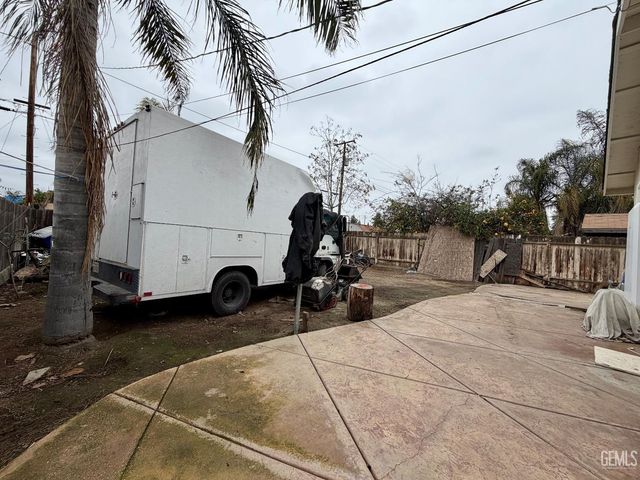 917 P Street, Bakersfield, CA 93304