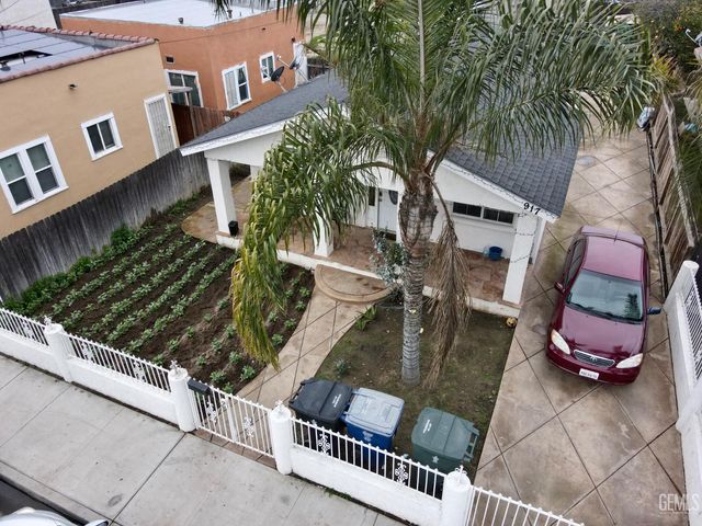 917 P Street, Bakersfield, CA 93304