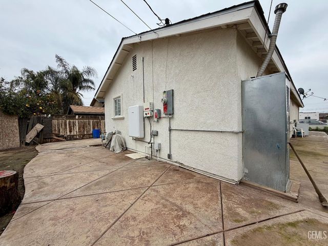 917 P Street, Bakersfield, CA 93304