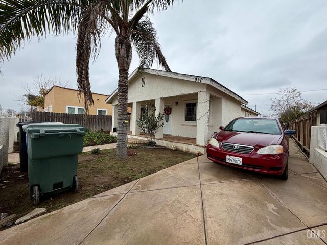 917 P Street, Bakersfield, CA 93304