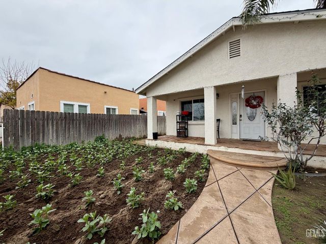 917 P Street, Bakersfield, CA 93304