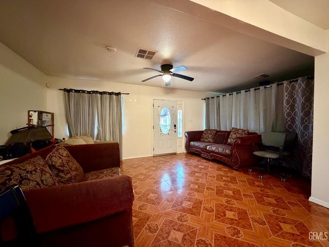 917 P Street, Bakersfield, CA 93304