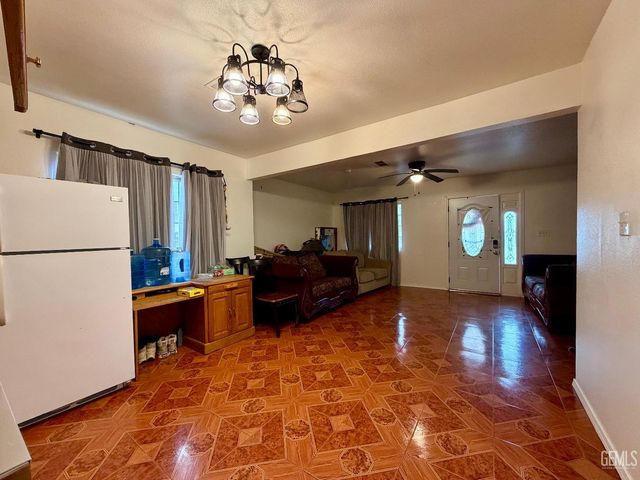 917 P Street, Bakersfield, CA 93304