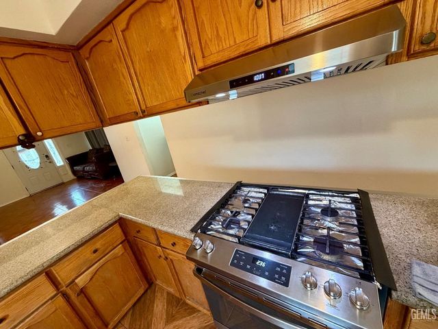 917 P Street, Bakersfield, CA 93304