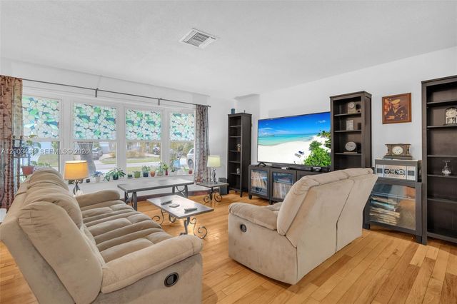 1911 N 53rd Ave, Hollywood, FL 33021