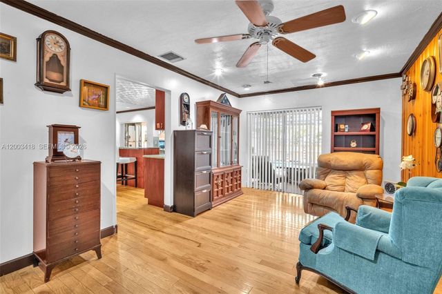 1911 N 53rd Ave, Hollywood, FL 33021