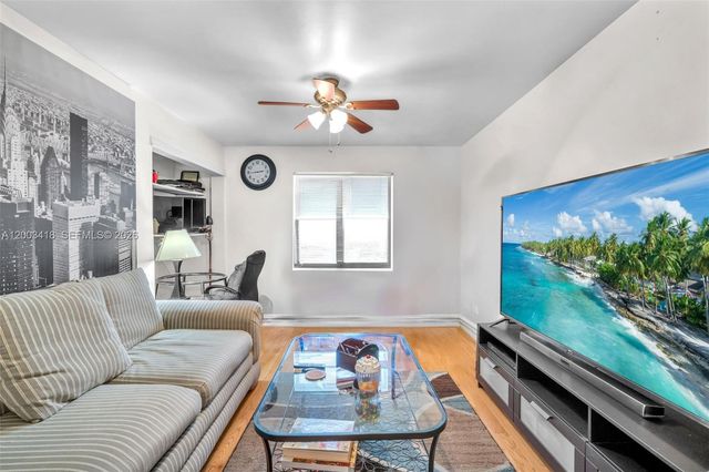 1911 N 53rd Ave, Hollywood, FL 33021