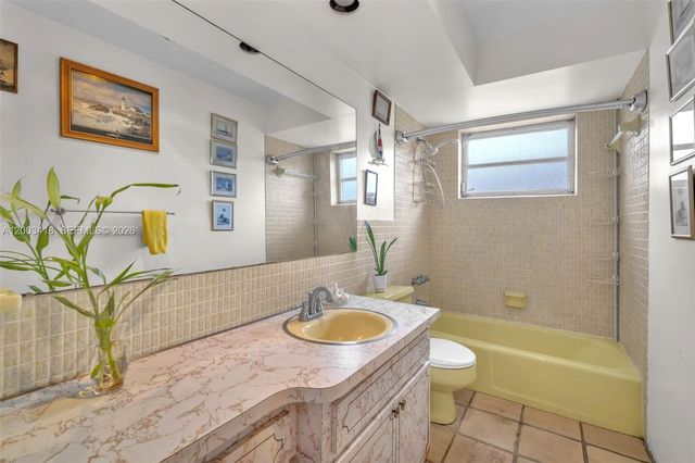 1911 N 53rd Ave, Hollywood, FL 33021