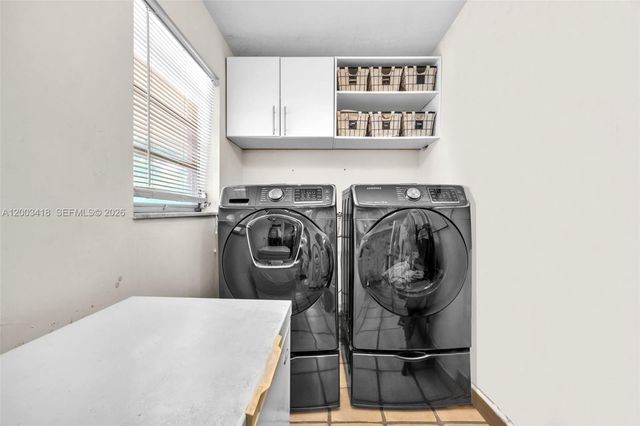 1911 N 53rd Ave, Hollywood, FL 33021