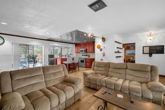 1911 N 53rd Ave, Hollywood, FL 33021