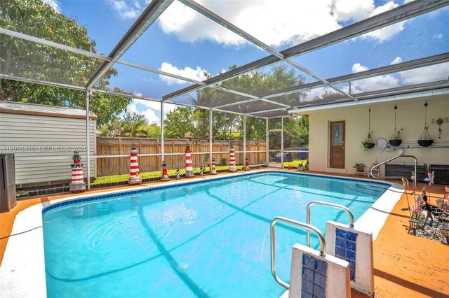 1911 N 53rd Ave, Hollywood, FL 33021