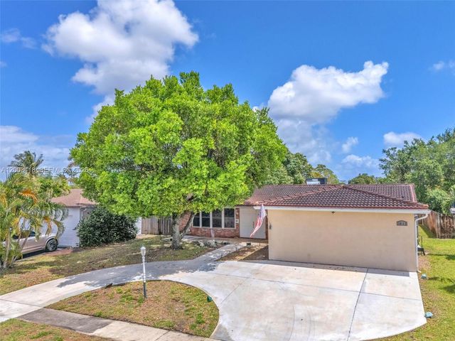 1911 N 53rd Ave, Hollywood, FL 33021