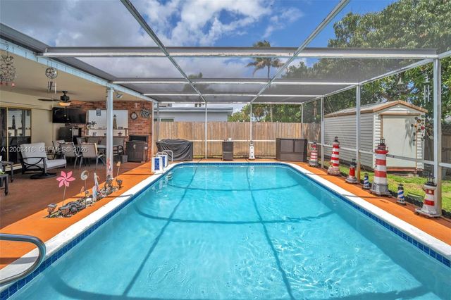 1911 N 53rd Ave, Hollywood, FL 33021