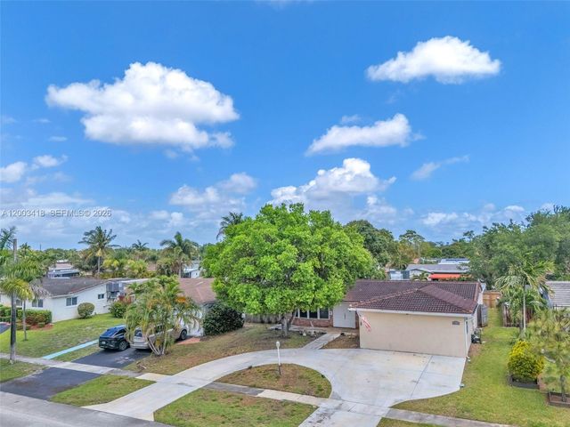 1911 N 53rd Ave, Hollywood, FL 33021