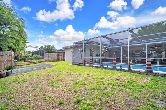 1911 N 53rd Ave, Hollywood, FL 33021