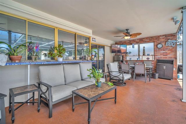 1911 N 53rd Ave, Hollywood, FL 33021