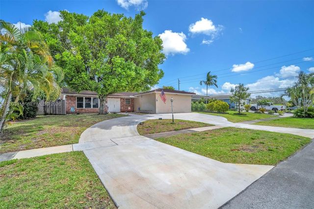 1911 N 53rd Ave, Hollywood, FL 33021