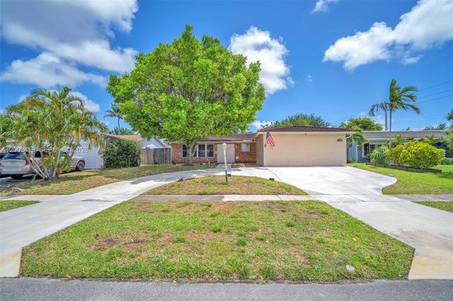 1911 N 53rd Ave, Hollywood, FL 33021