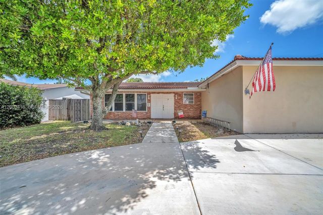 1911 N 53rd Ave, Hollywood, FL 33021