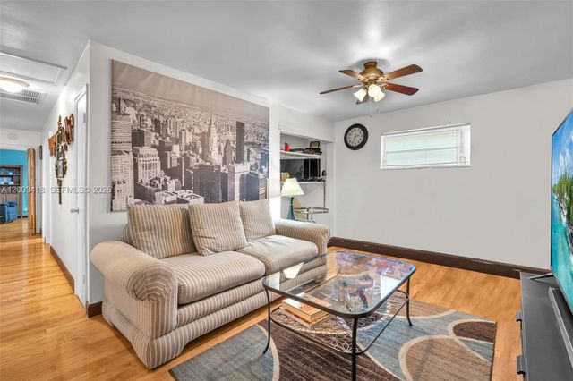 1911 N 53rd Ave, Hollywood, FL 33021