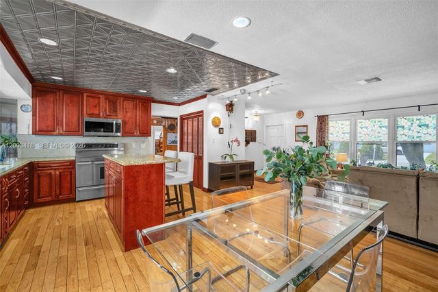 1911 N 53rd Ave, Hollywood, FL 33021