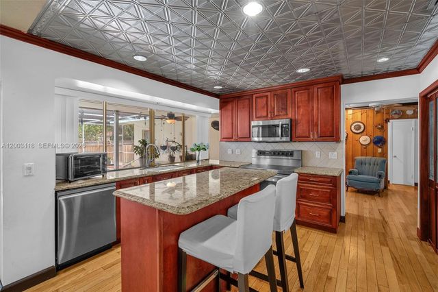 1911 N 53rd Ave, Hollywood, FL 33021