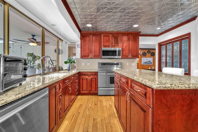 1911 N 53rd Ave, Hollywood, FL 33021